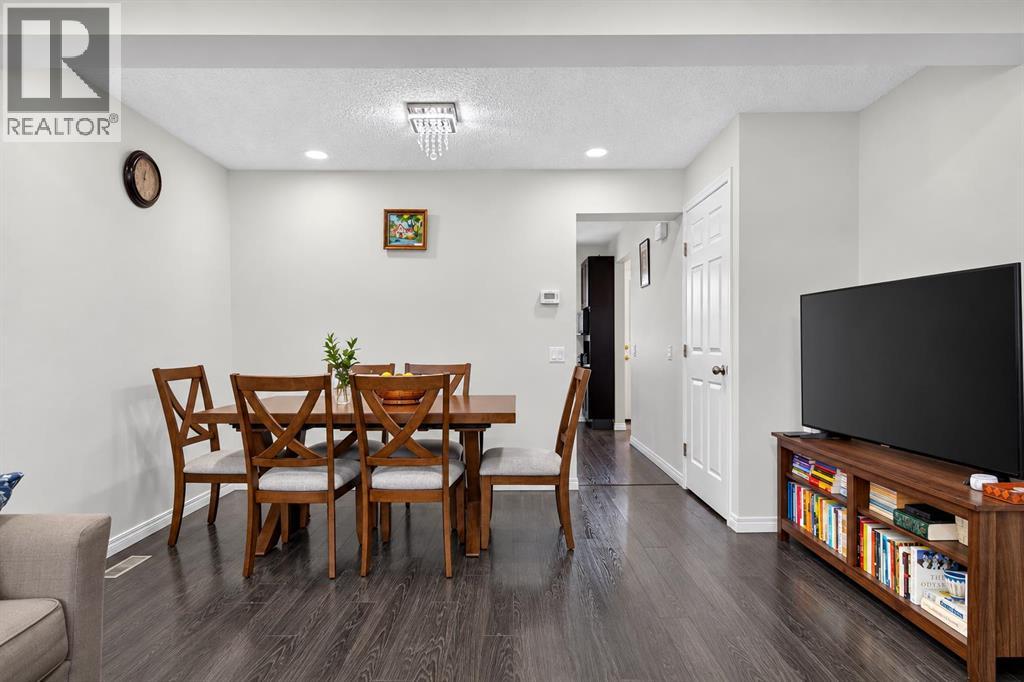369 Falshire Drive NE, Calgary, Alberta  t3j 1t8 - Photo 9 - A2345557
