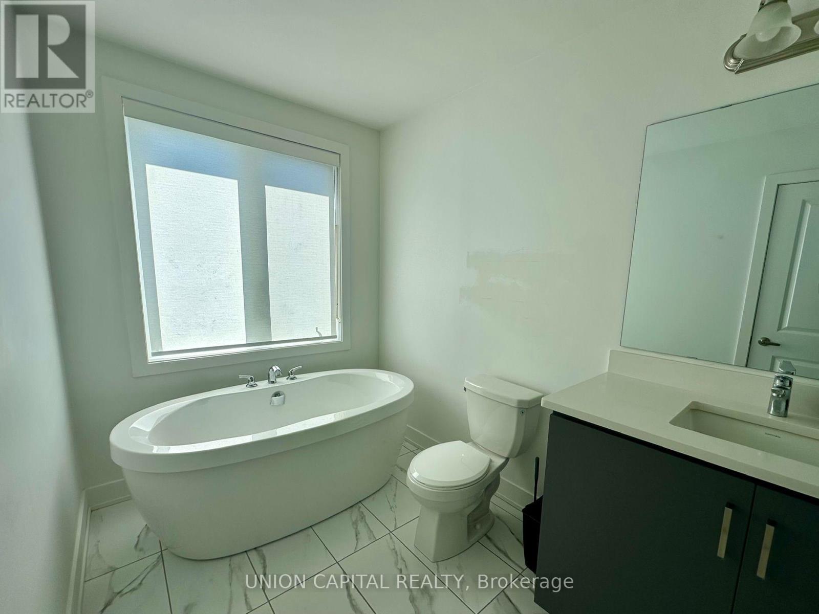 9 Arthur White Lane, Markham, Ontario  L6E 0W2 - Photo 10 - N13744416