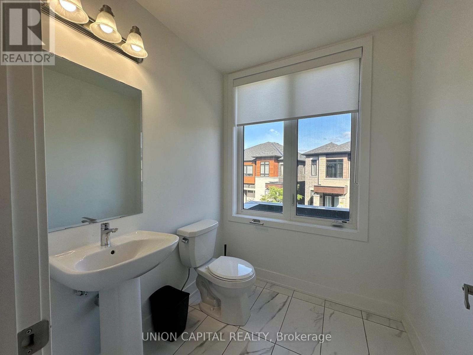 9 Arthur White Lane, Markham, Ontario  L6E 0W2 - Photo 7 - N13744416