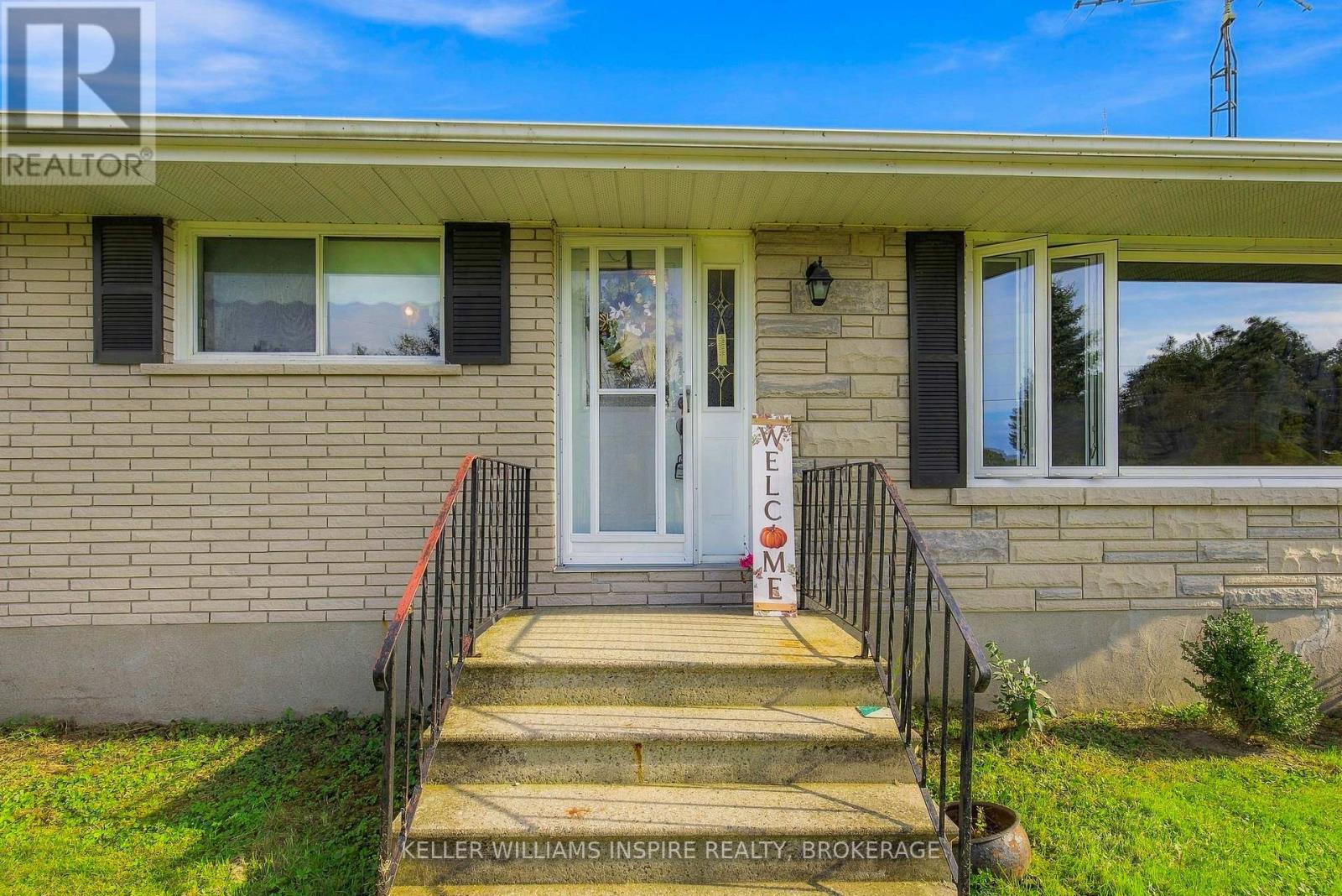 15 South Shore Road, Frontenac Islands, Ontario K0H 2Y0 - Photo 2 - X13802646