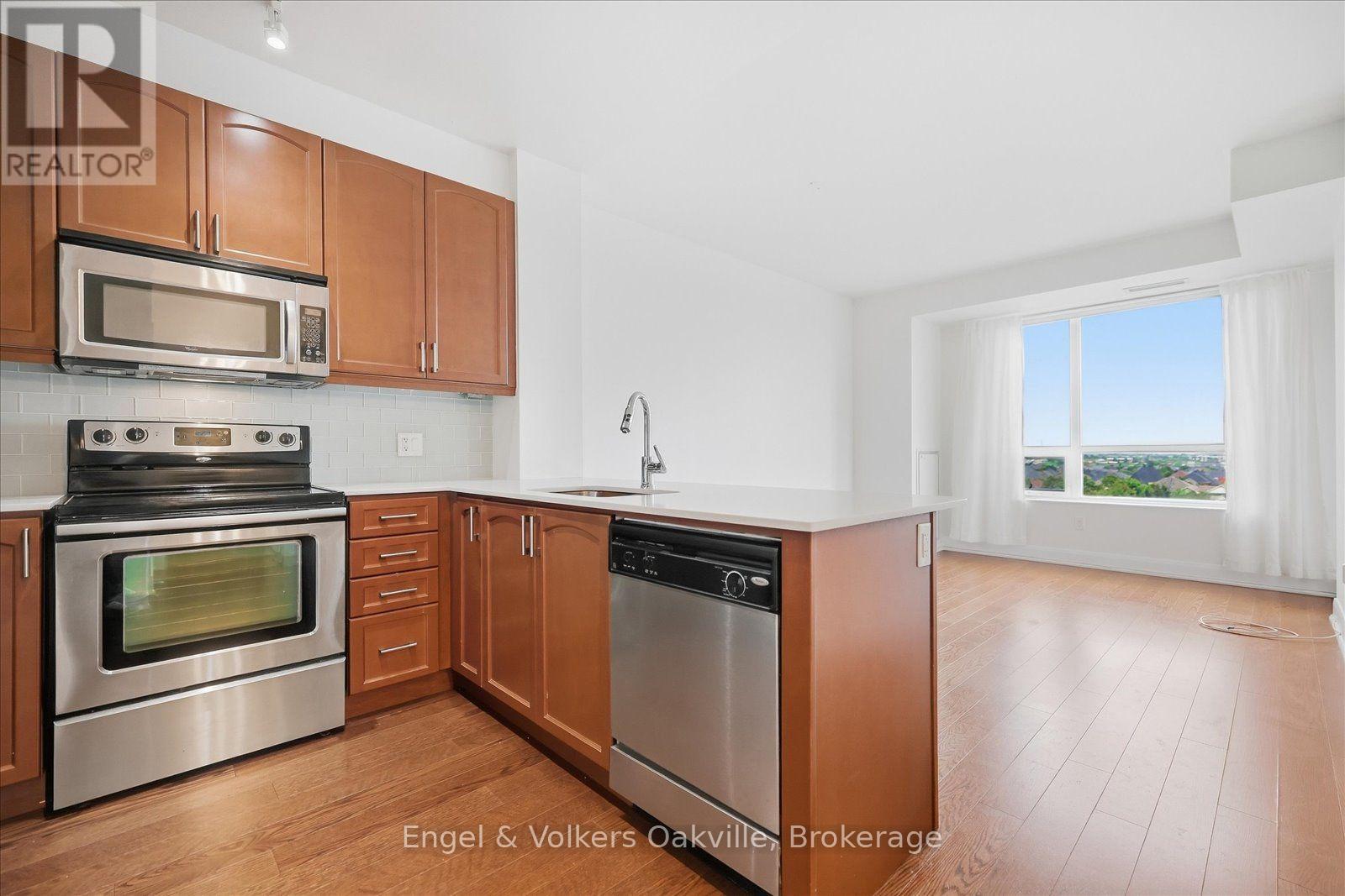 611 - 2470 Prince Michael Drive, Oakville, Ontario  L6H 0G9 - Photo 5 - W13802642