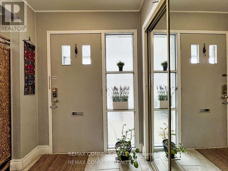 24 Lalton Place, Toronto, Ontario  M1E 1T4 - Photo 4 - E13802750