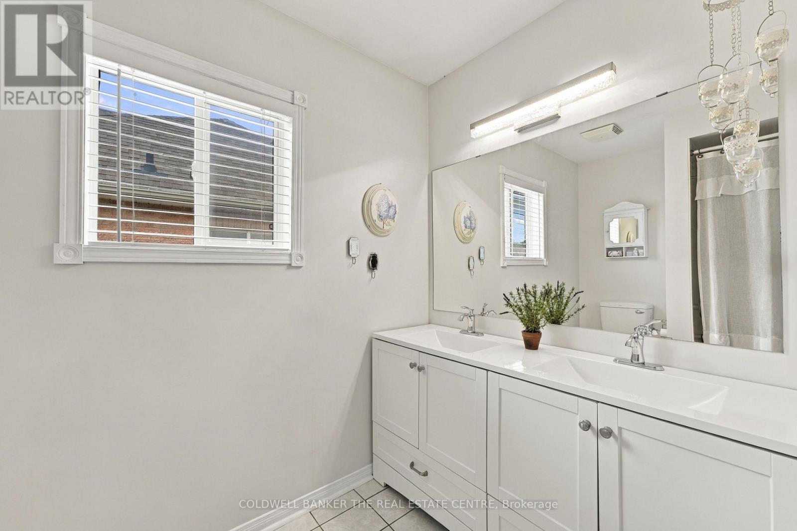 28 Hirst Avenue E, Georgina, Ontario  L4P 4E6 - Photo 28 - N13802740