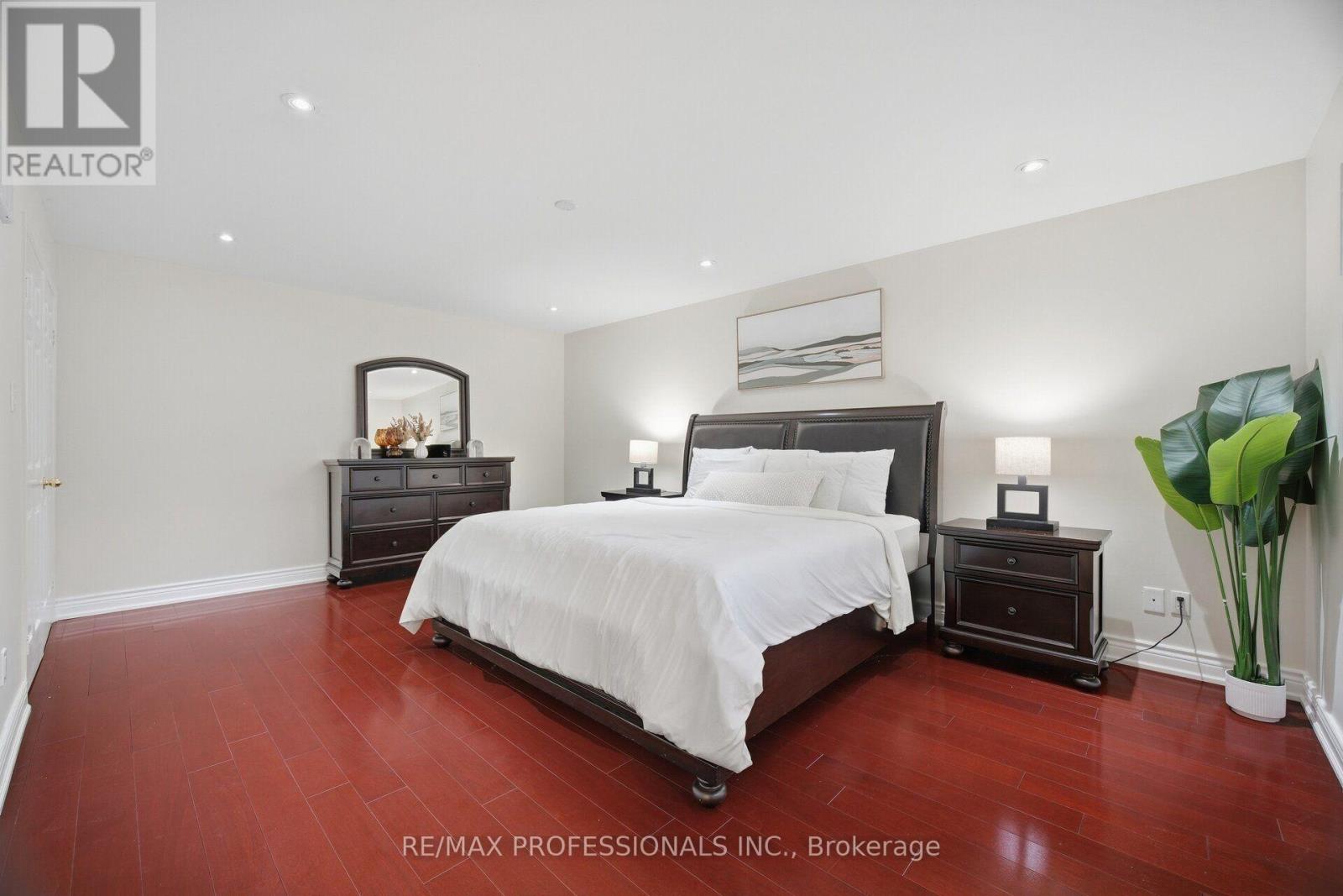4 Mcfadden Drive, Brampton, Ontario  L6Z 3H4 - Photo 25 - W13802708