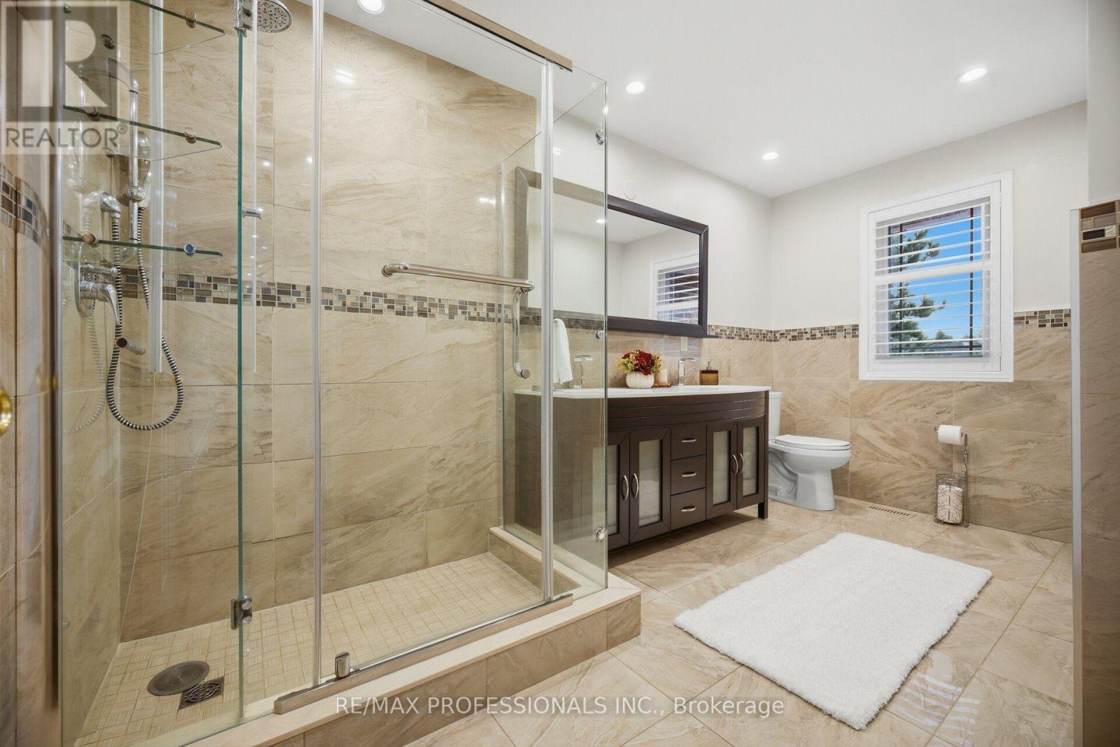 4 Mcfadden Drive, Brampton, Ontario  L6Z 3H4 - Photo 36 - W13802708