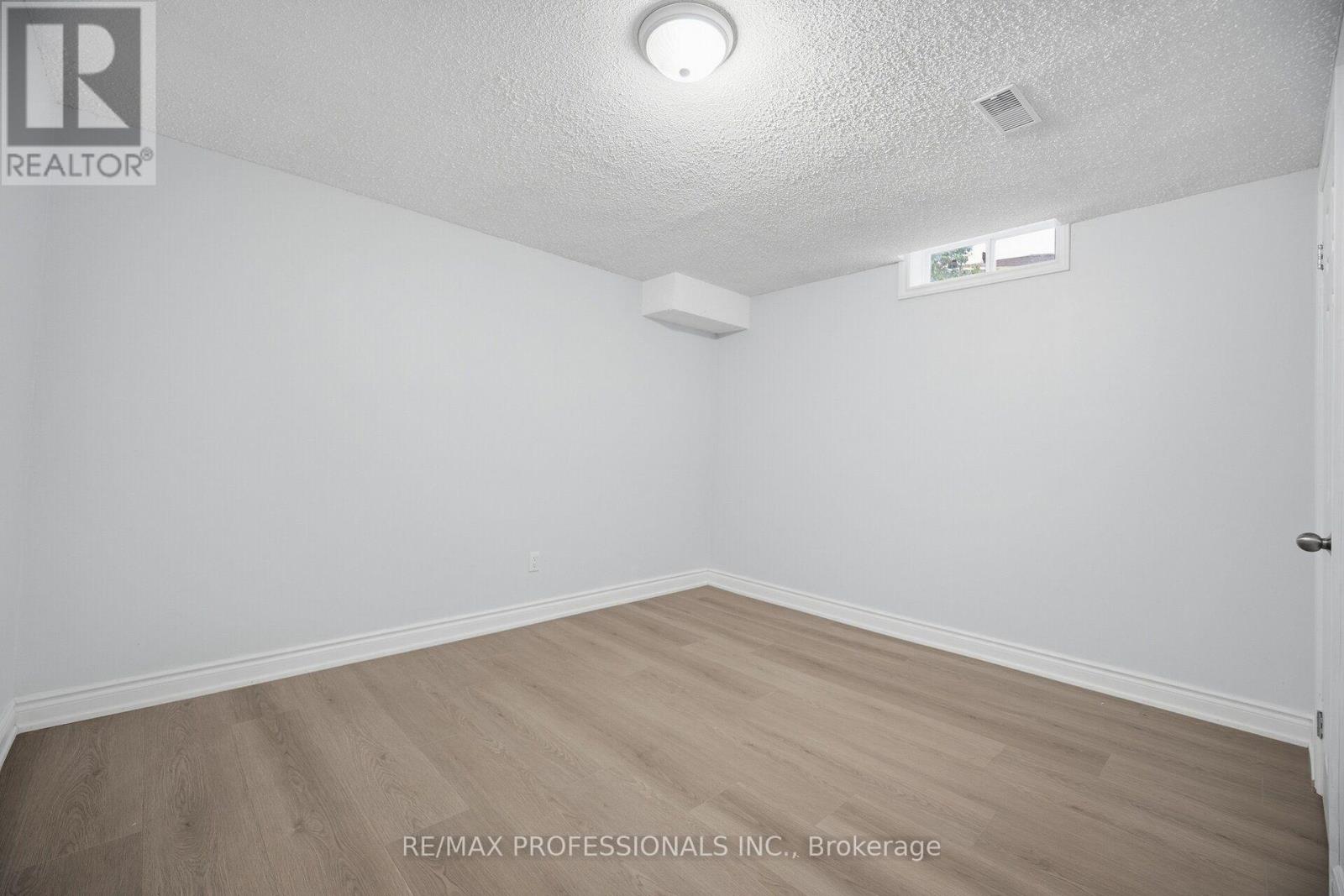 4 Mcfadden Drive, Brampton, Ontario  L6Z 3H4 - Photo 46 - W13802708