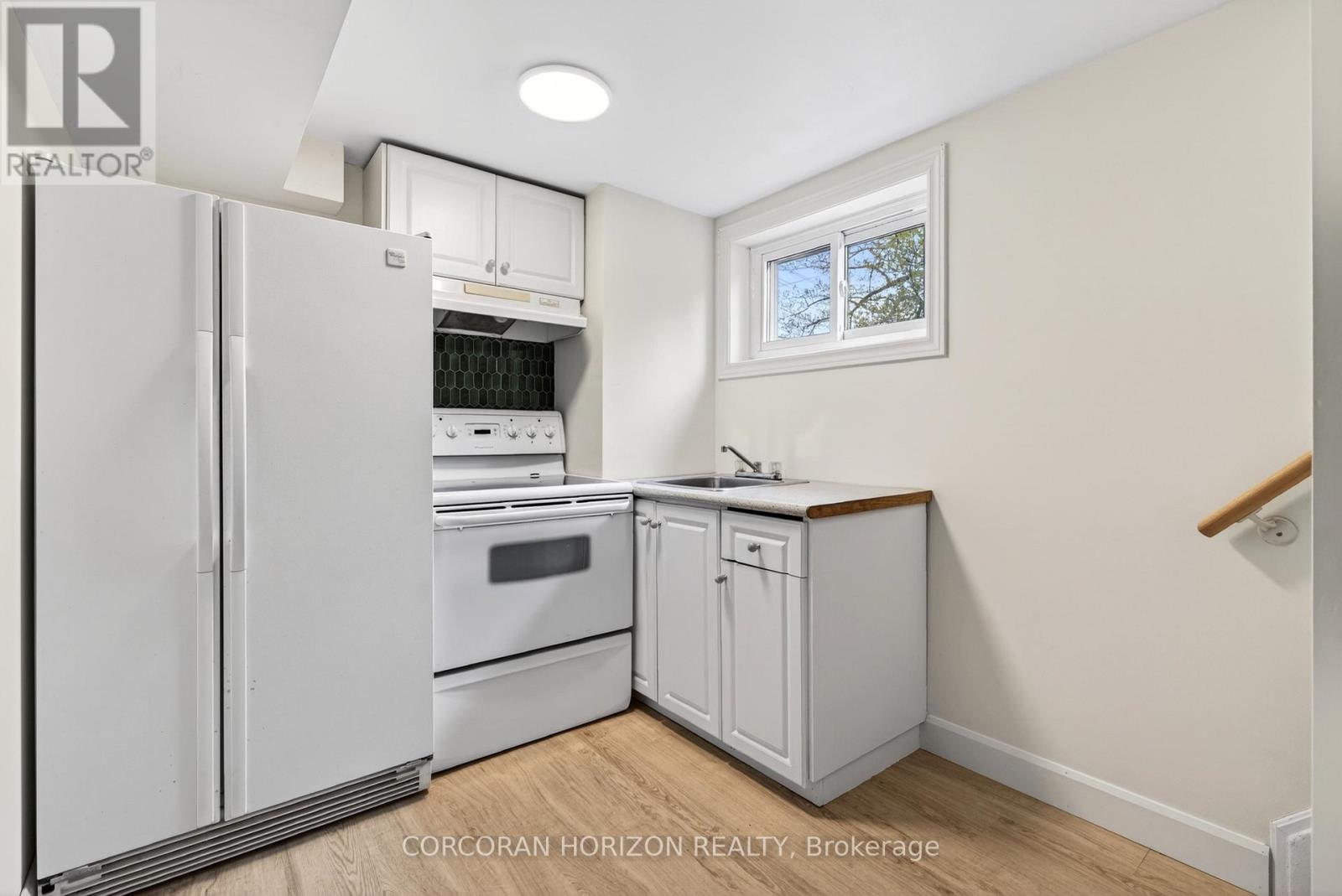 77 Mineola Road E, Mississauga, Ontario  L5G 2E6 - Photo 29 - W13802728