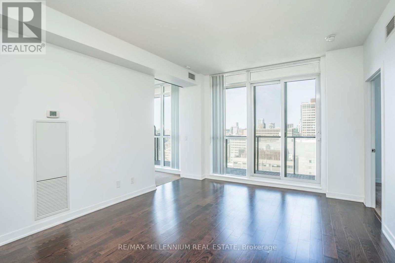 2212 - 770 Bay Street, Toronto, Ontario  M5G 0A6 - Photo 22 - C13798108