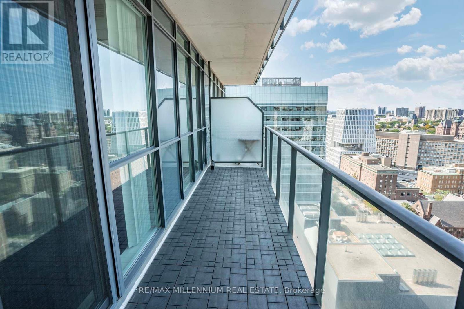 2212 - 770 Bay Street, Toronto, Ontario  M5G 0A6 - Photo 8 - C13798108