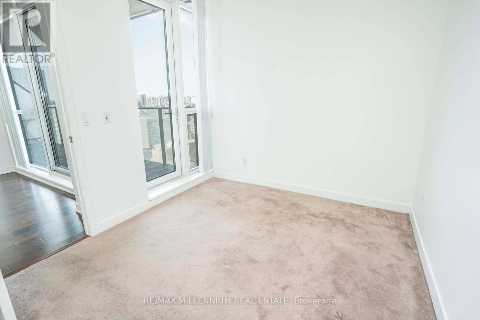 2212 - 770 Bay Street, Toronto, Ontario  M5G 0A6 - Photo 16 - C13798108