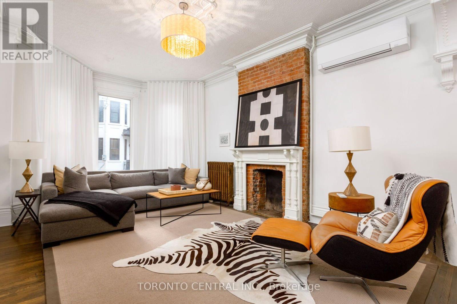 24 MANNING AVENUE, Toronto, Ontario