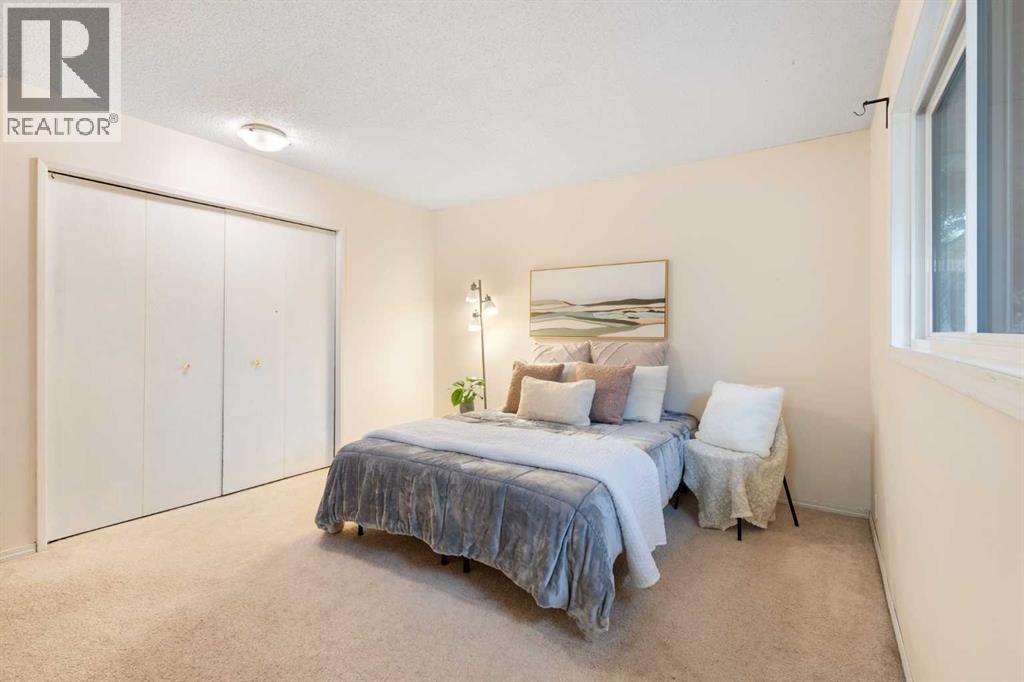 112 Silverthorn Road NW photo 13