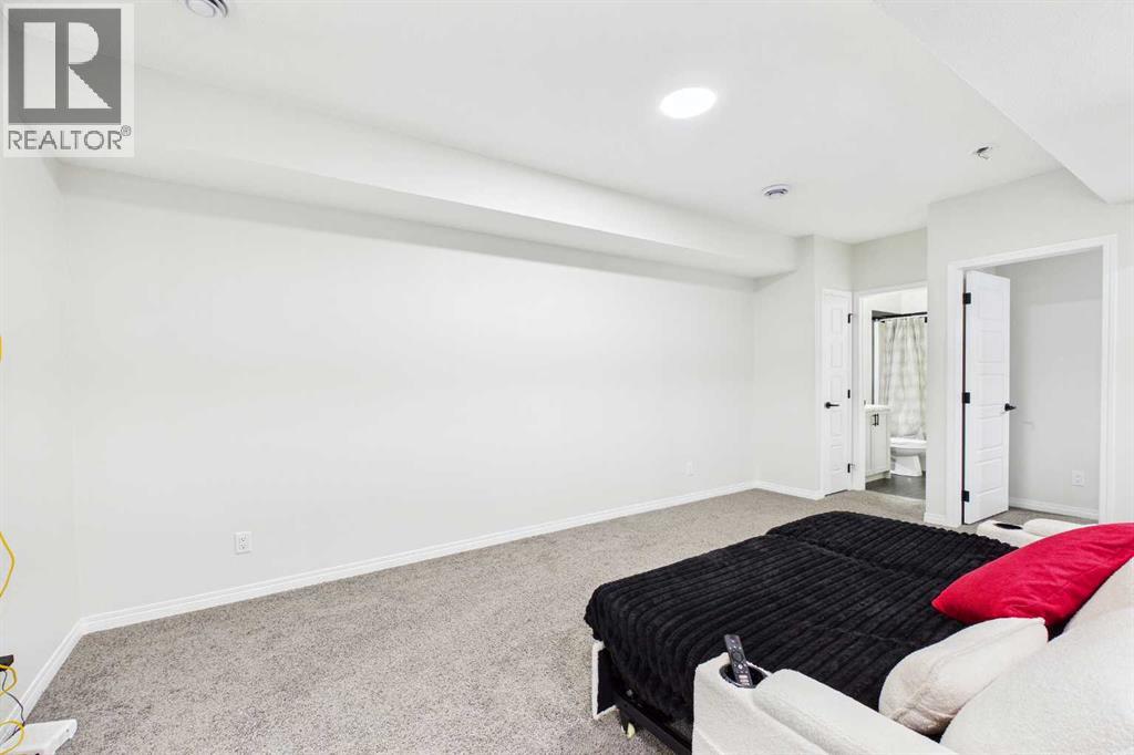 24 Rowmont Common NW, Calgary, Alberta  T3L 0L3 - Photo 35 - A2345530