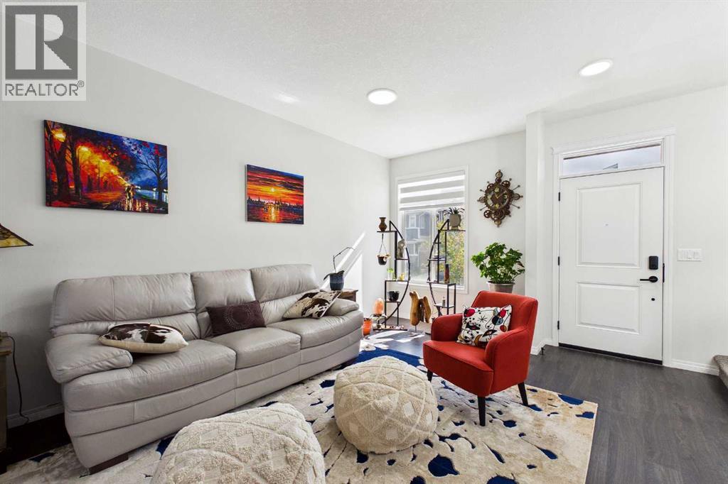 24 Rowmont Common NW, Calgary, Alberta  T3L 0L3 - Photo 4 - A2345530