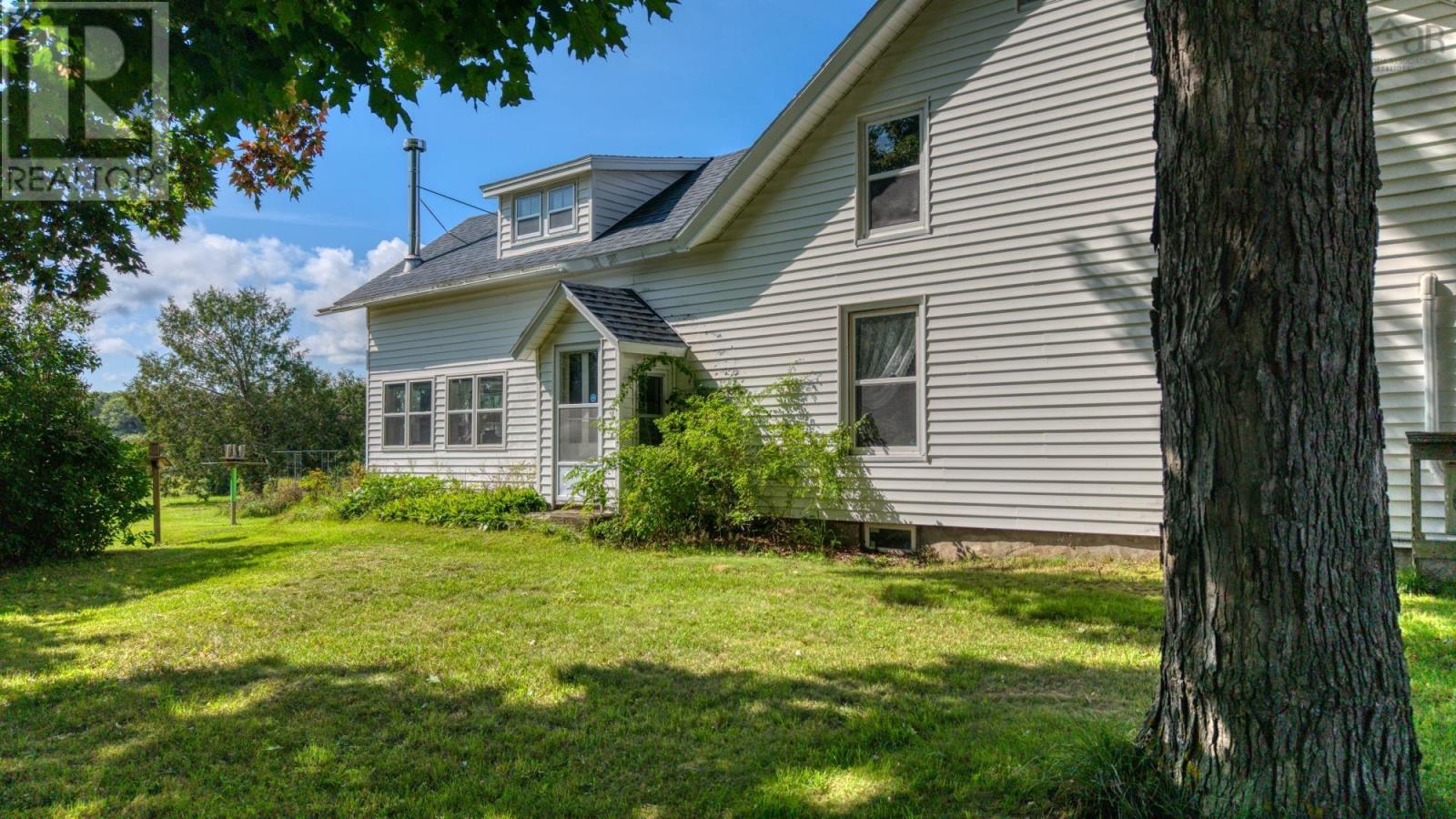 10136 Highway 1 photo 28