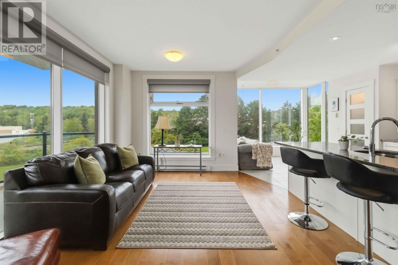 207 220 Waterfront Drive photo 10
