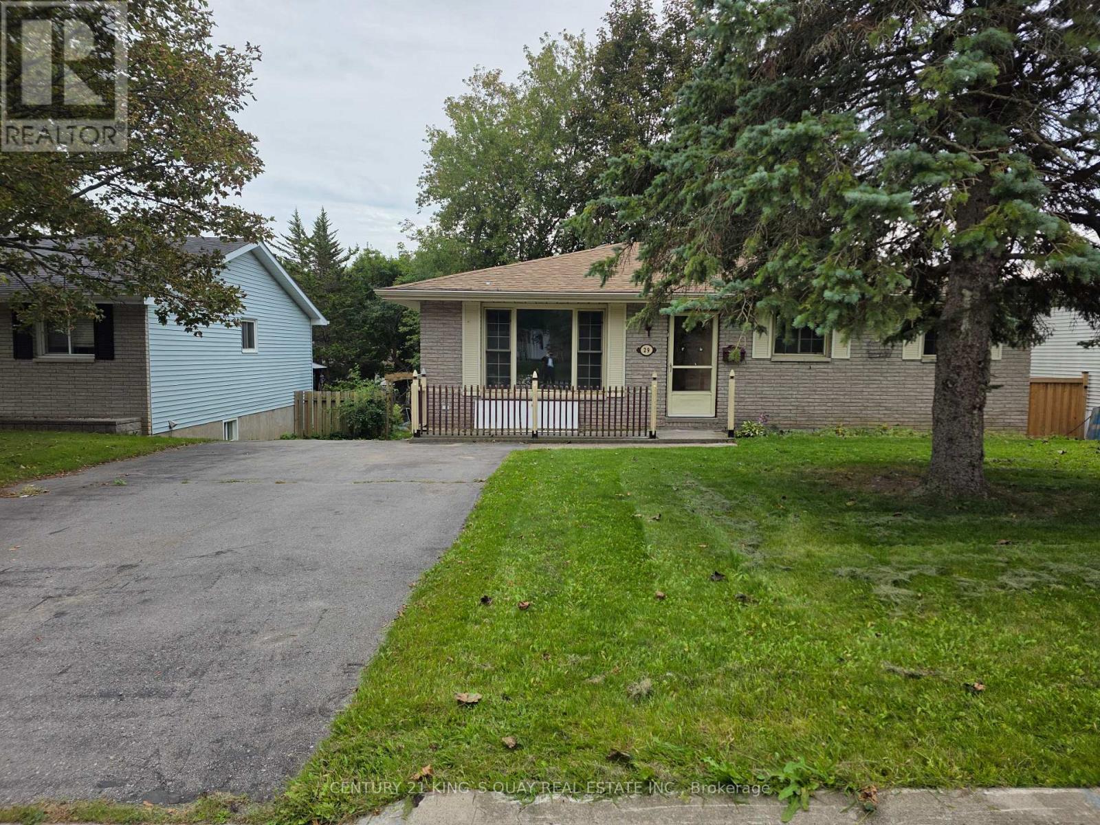 29 Van Alstine Drive, Quinte West, Ontario  K8V 6K5 - Photo 1 - X13802716