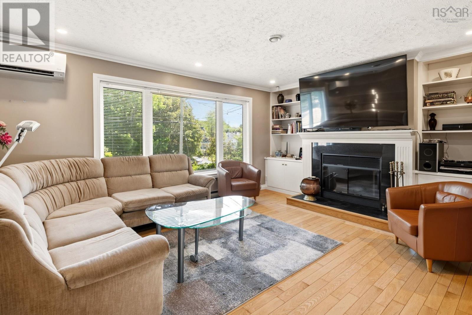 8 McCarthy Street photo 3