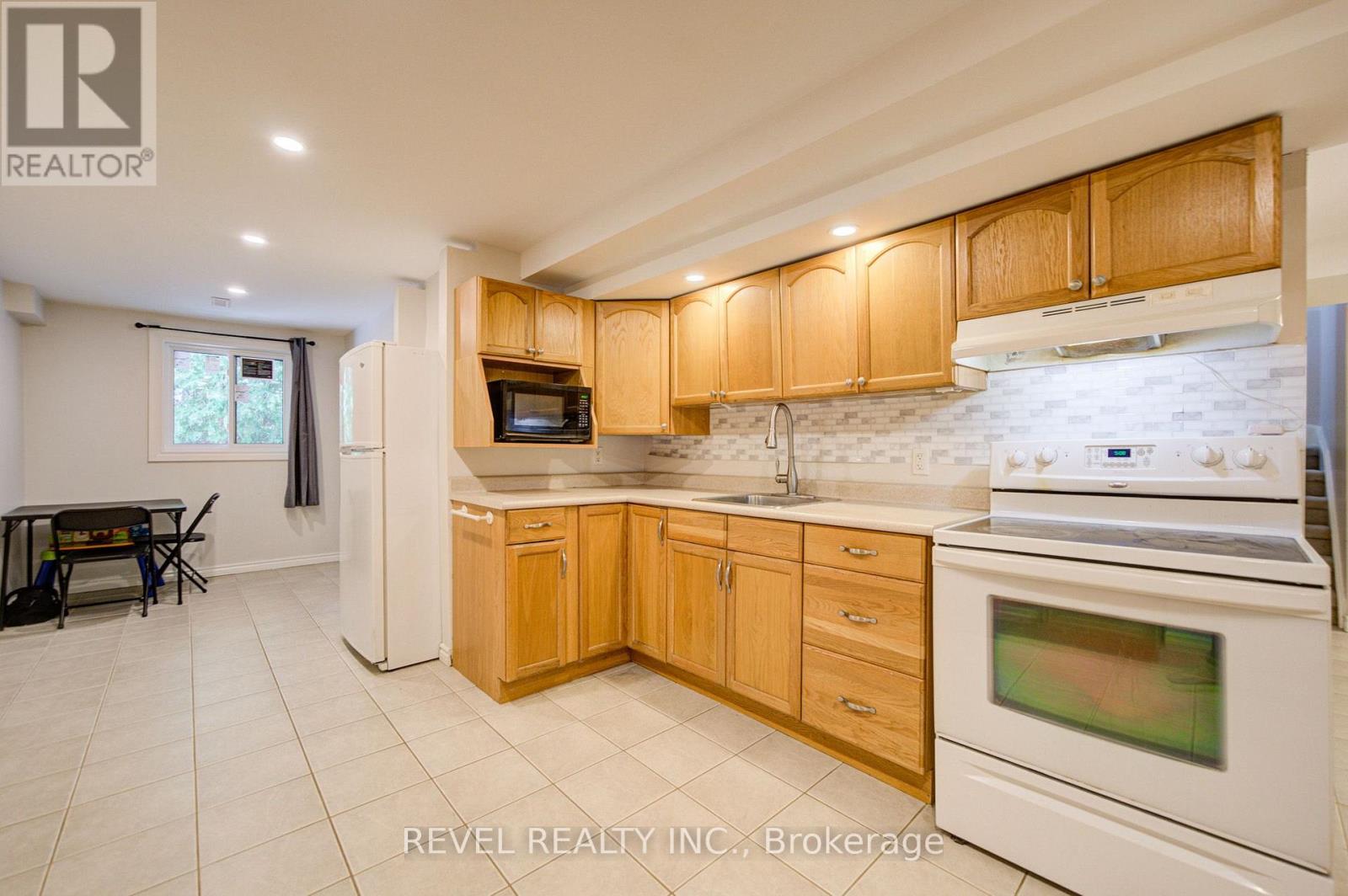 2141 Theoden Court, Pickering, Ontario  L1X 1Z9 - Photo 38 - E13798346