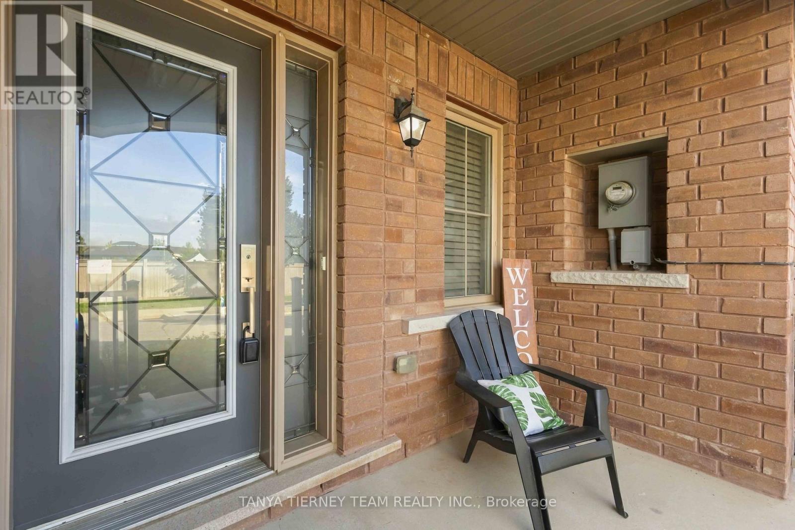 20 Lambdon Way, Whitby, Ontario  L1M 0L3 - Photo 3 - E13798606