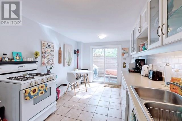 81 Tiverton Avenue, Toronto, Ontario  M4M 2M1 - Photo 18 - E13798666