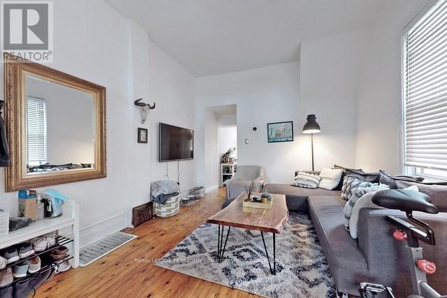 81 Tiverton Avenue, Toronto, Ontario  M4M 2M1 - Photo 13 - E13798666