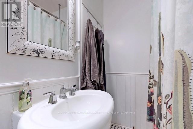 81 Tiverton Avenue, Toronto, Ontario  M4M 2M1 - Photo 28 - E13798666