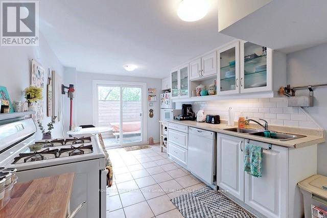 81 Tiverton Avenue, Toronto, Ontario  M4M 2M1 - Photo 17 - E13798666