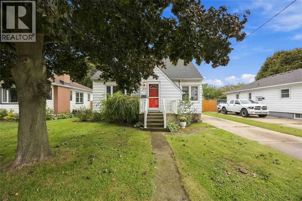 139 Gordon Street, Sarnia, Ontario  N7T 6N7 - Photo 3 - 26022977
