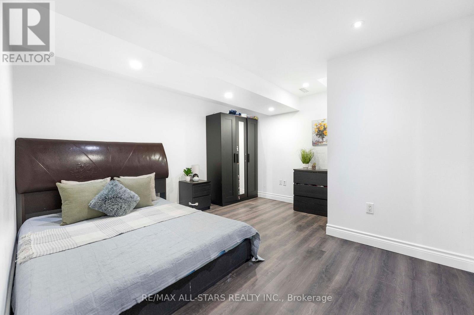 93 Arco Circle, Vaughan, Ontario  L6A 3Z6 - Photo 41 - N13797418