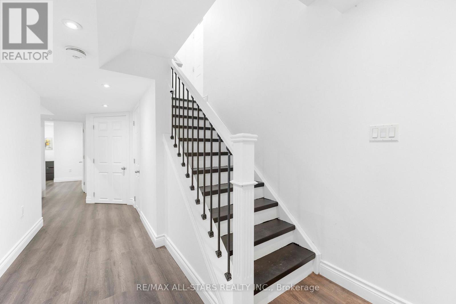 93 Arco Circle, Vaughan, Ontario  L6A 3Z6 - Photo 37 - N13797418