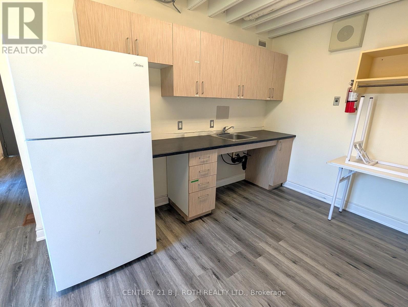 7 Queen Street W, Springwater, Ontario  L0L 1P0 - Photo 18 - S13798428