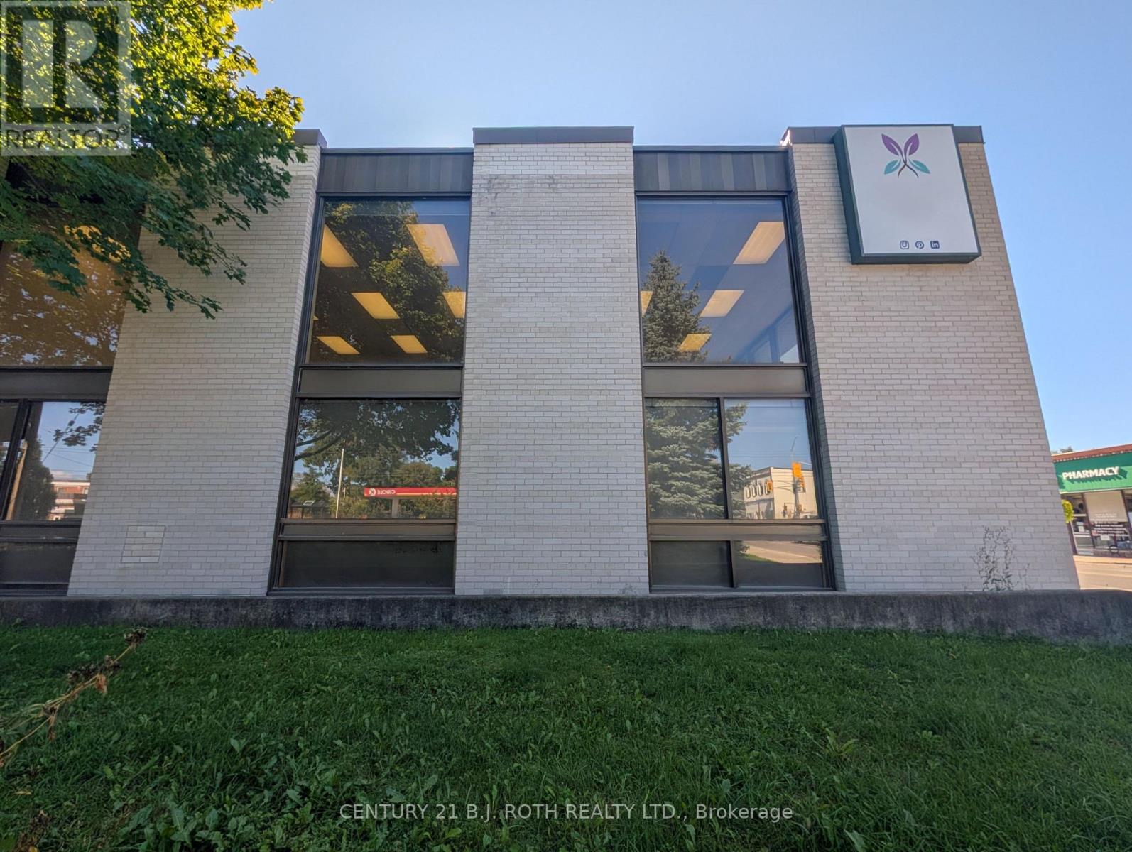 7 Queen Street W, Springwater, Ontario  L0L 1P0 - Photo 2 - S13798428