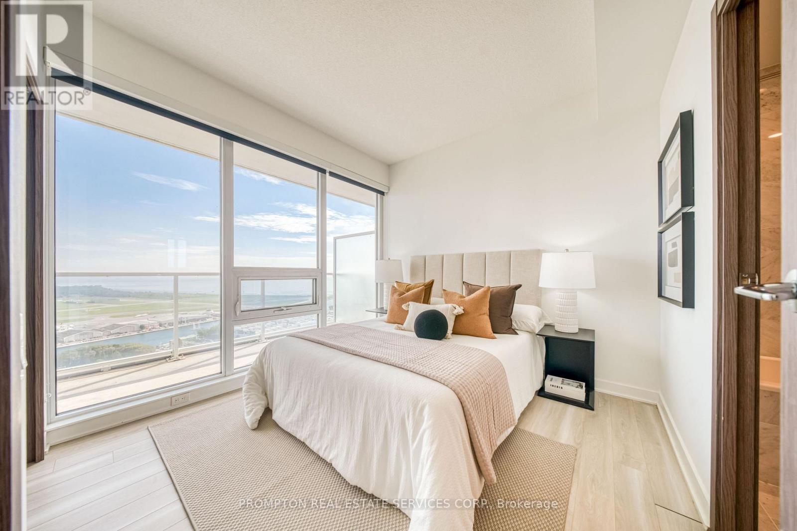 4011 - 19 Bathurst Street, Toronto, Ontario  M5V 0N2 - Photo 11 - C13798520