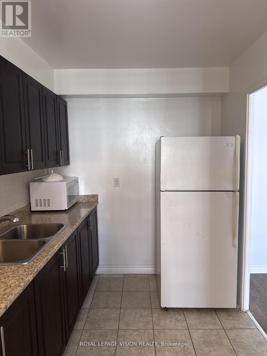 2801 - 5 Massey Square, Toronto, Ontario  M4C 5L6 - Photo 5 - E13798466