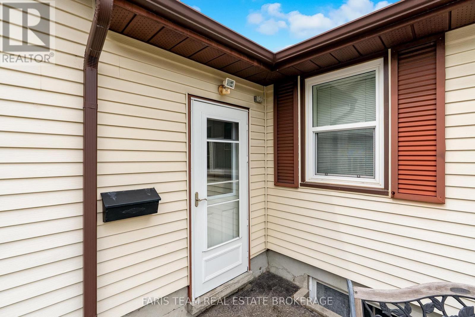 207 Warnica Road, Barrie, Ontario  L4N 3Z2 - Photo 5 - S13798766