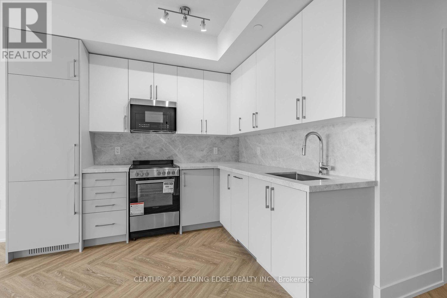 214 - 2075 King Road, King, Ontario  L7B 0R6 - Photo 10 - N13798646