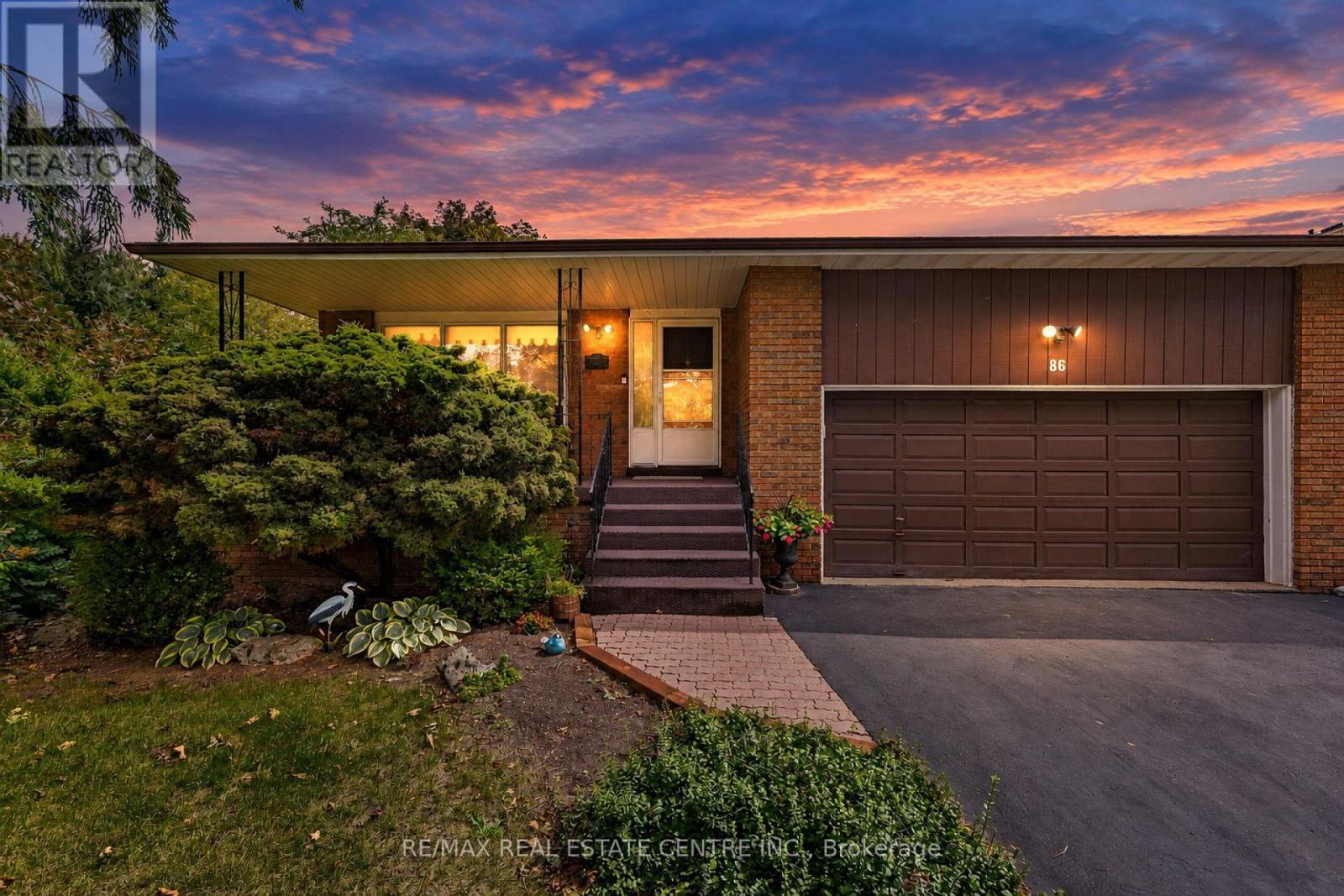 86 Jade Crescent, Brampton, Ontario  L6S 3M8 - Photo 2 - W13782034