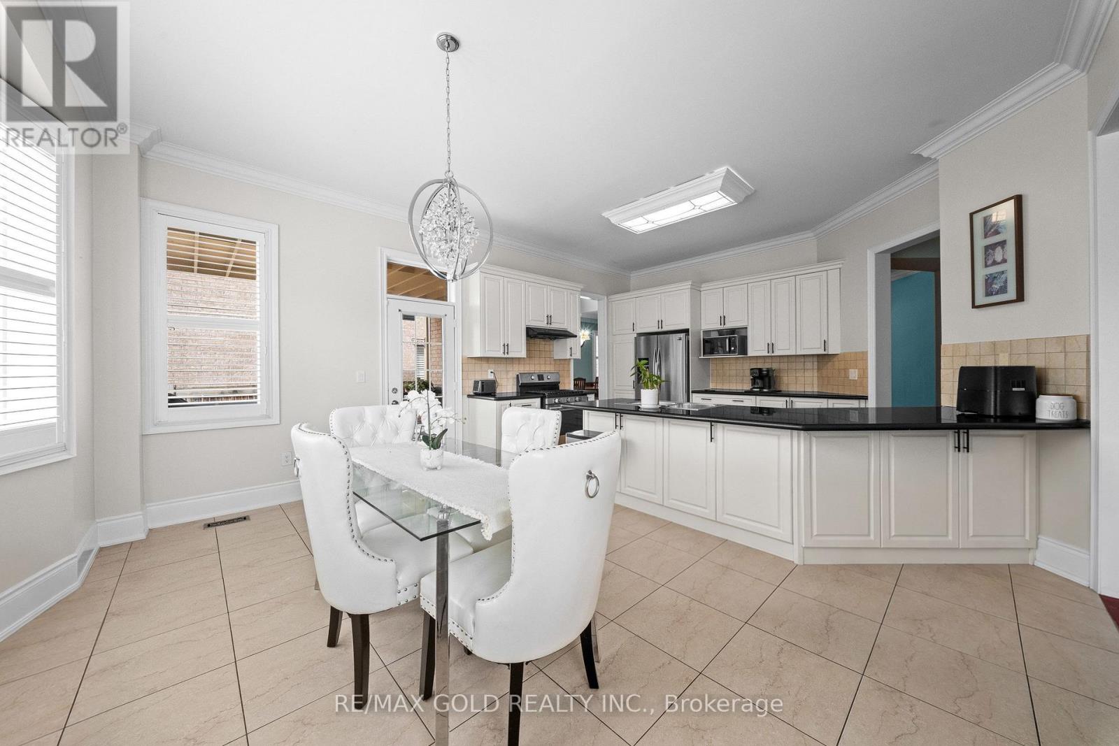 6 Pasadena Avenue, Brampton, Ontario  L6P 2W1 - Photo 12 - W13786036