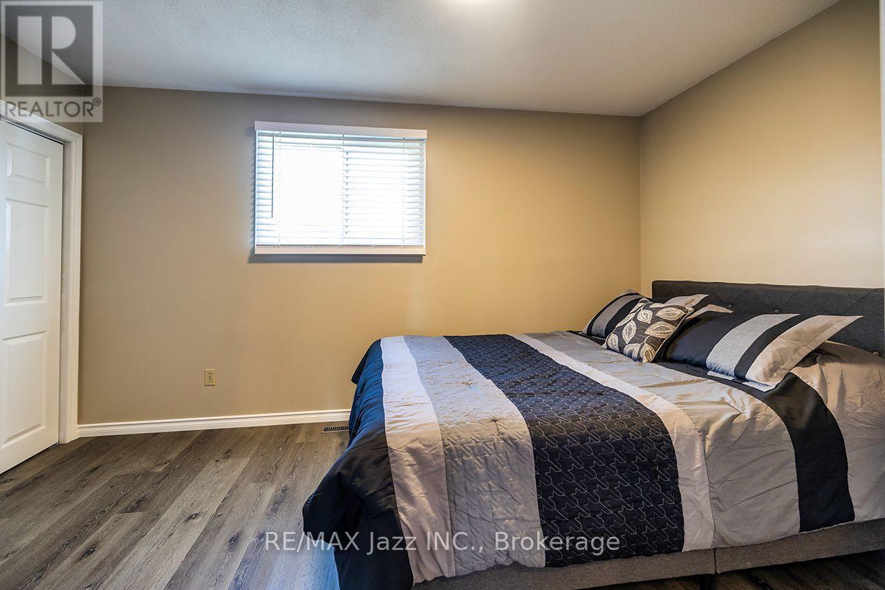 260 Lakeview Park Avenue, Oshawa, Ontario  L1J 7M5 - Photo 14 - E13794126