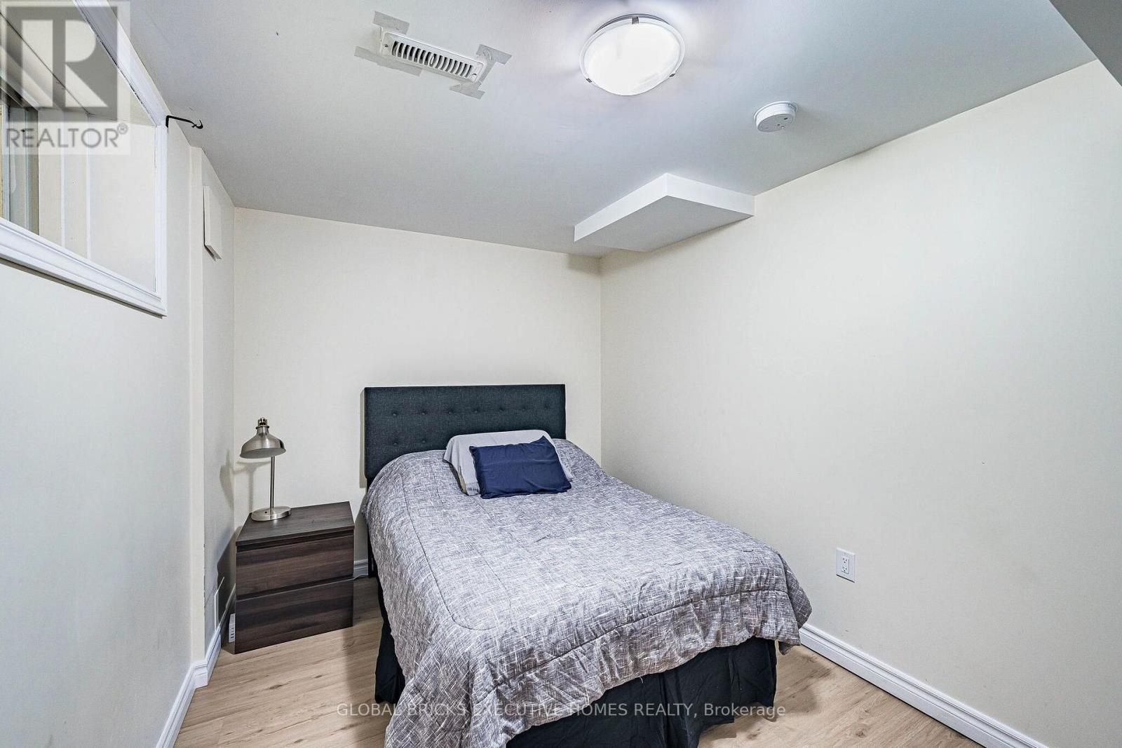 6348 Newcombe Drive, Mississauga, Ontario  L5V 2G5 - Photo 37 - W13792128
