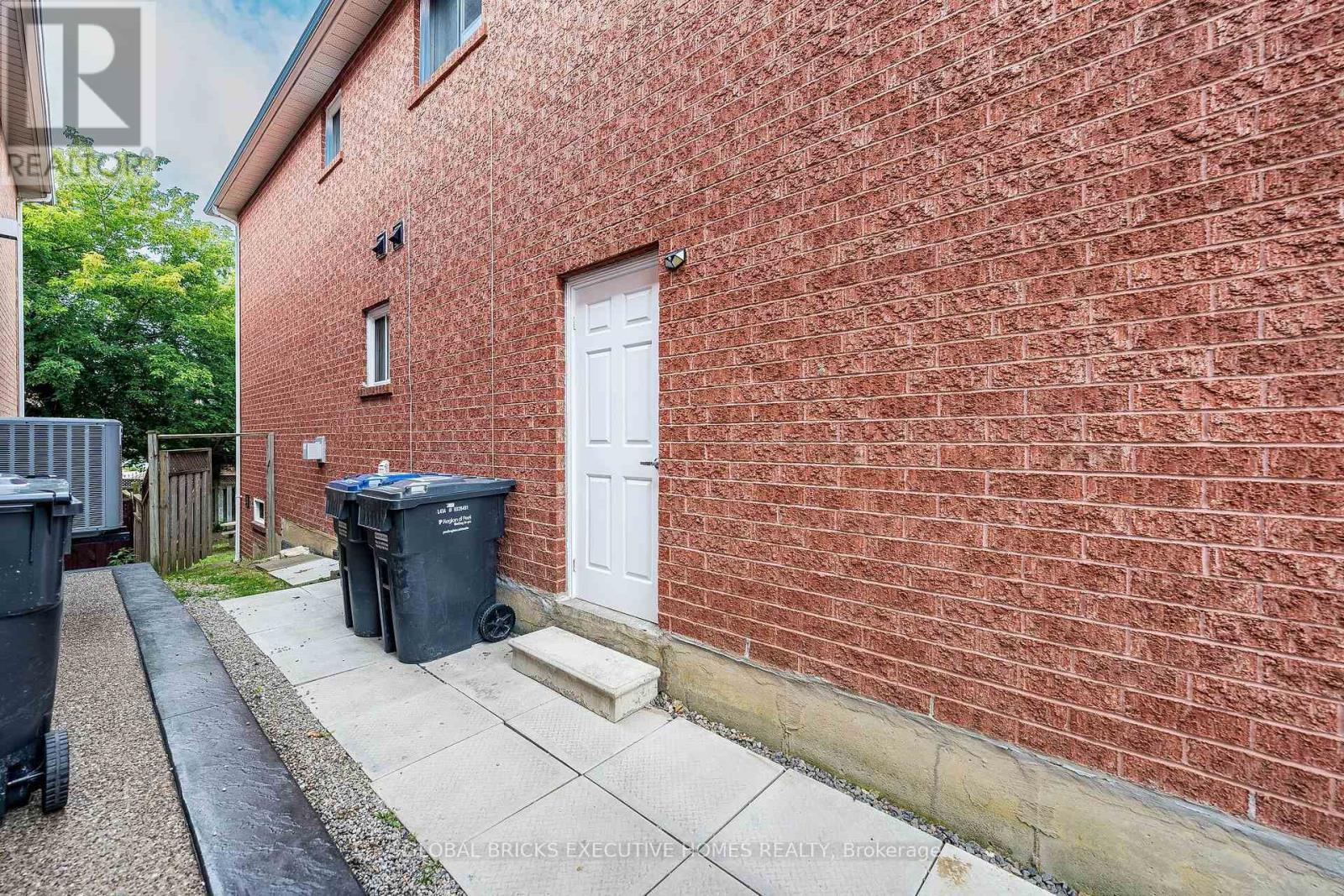 6348 Newcombe Drive, Mississauga, Ontario  L5V 2G5 - Photo 47 - W13792128