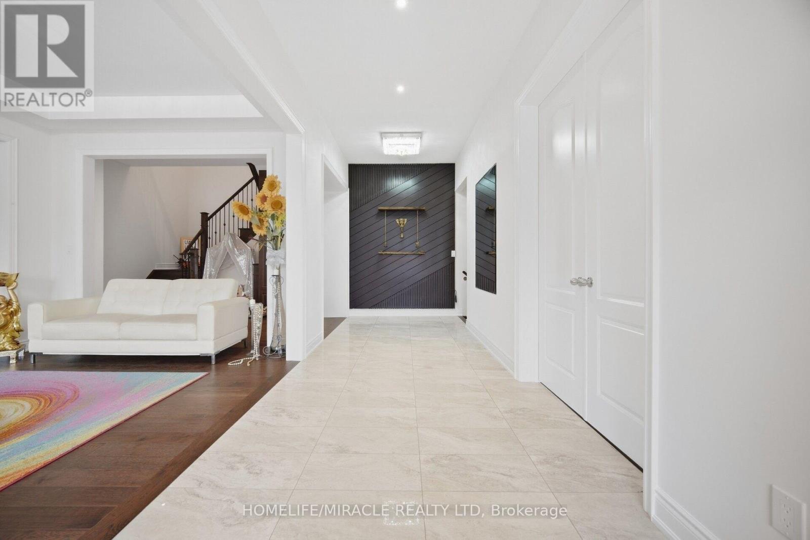 7 Anatolia Street, Brampton, Ontario  L6P 4L3 - Photo 4 - W13796104
