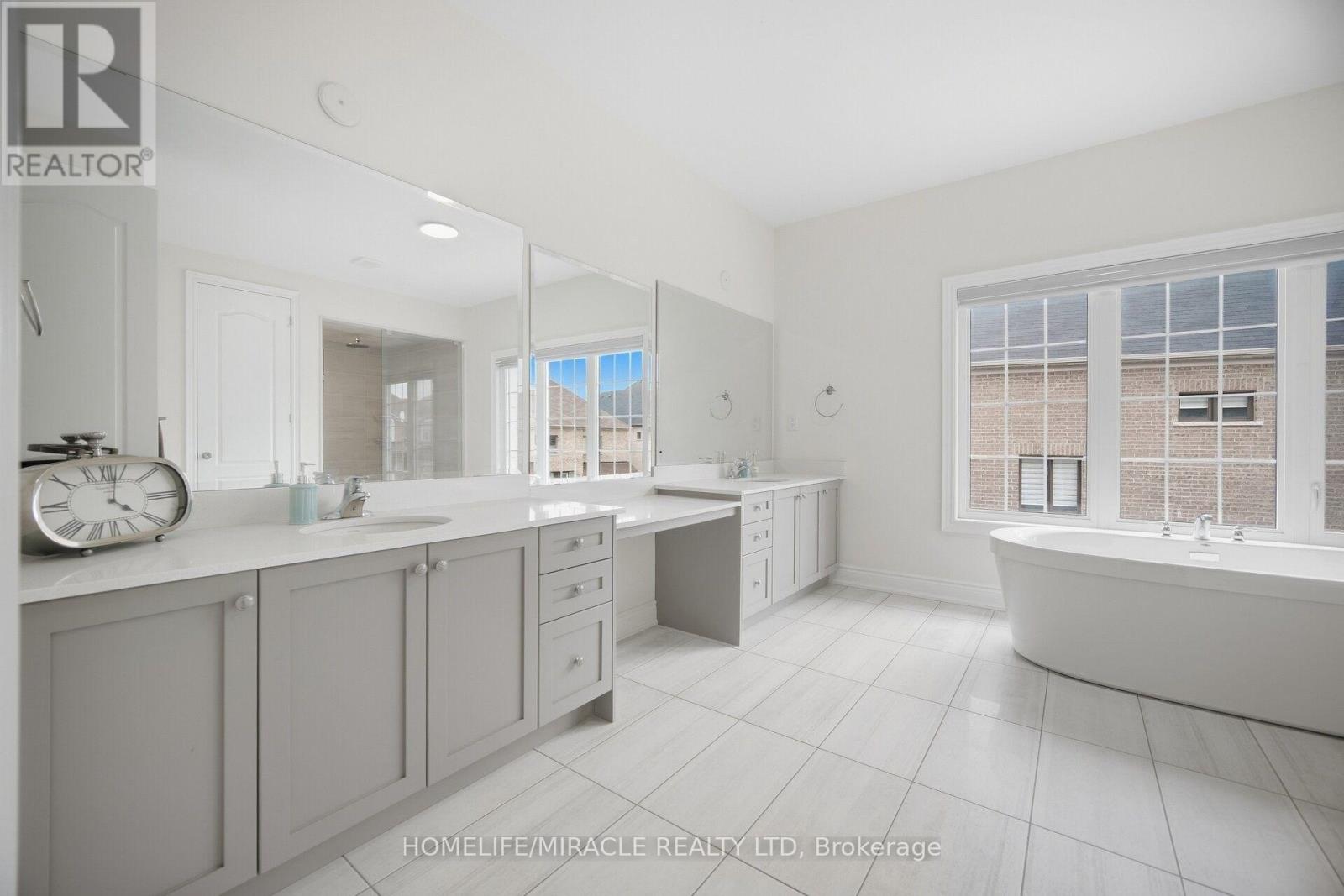 7 Anatolia Street, Brampton, Ontario  L6P 4L3 - Photo 19 - W13796104