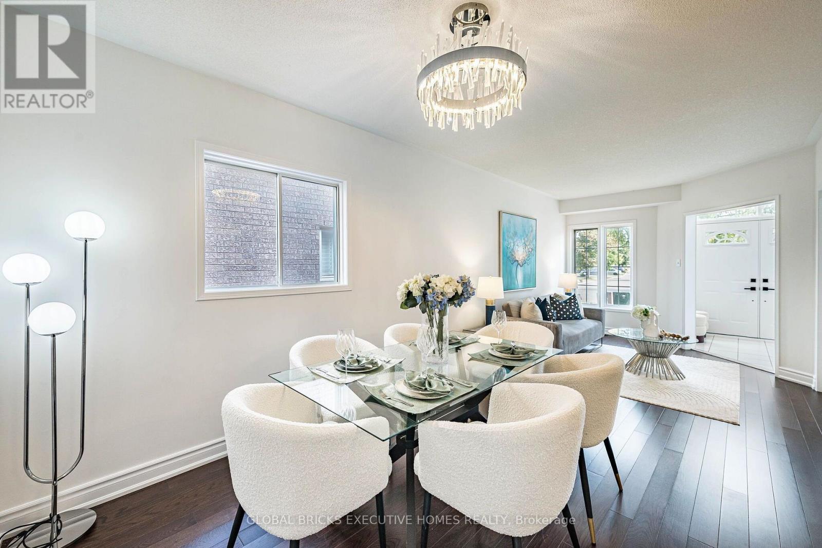 6348 Newcombe Drive, Mississauga, Ontario  L5V 2G5 - Photo 8 - W13792128