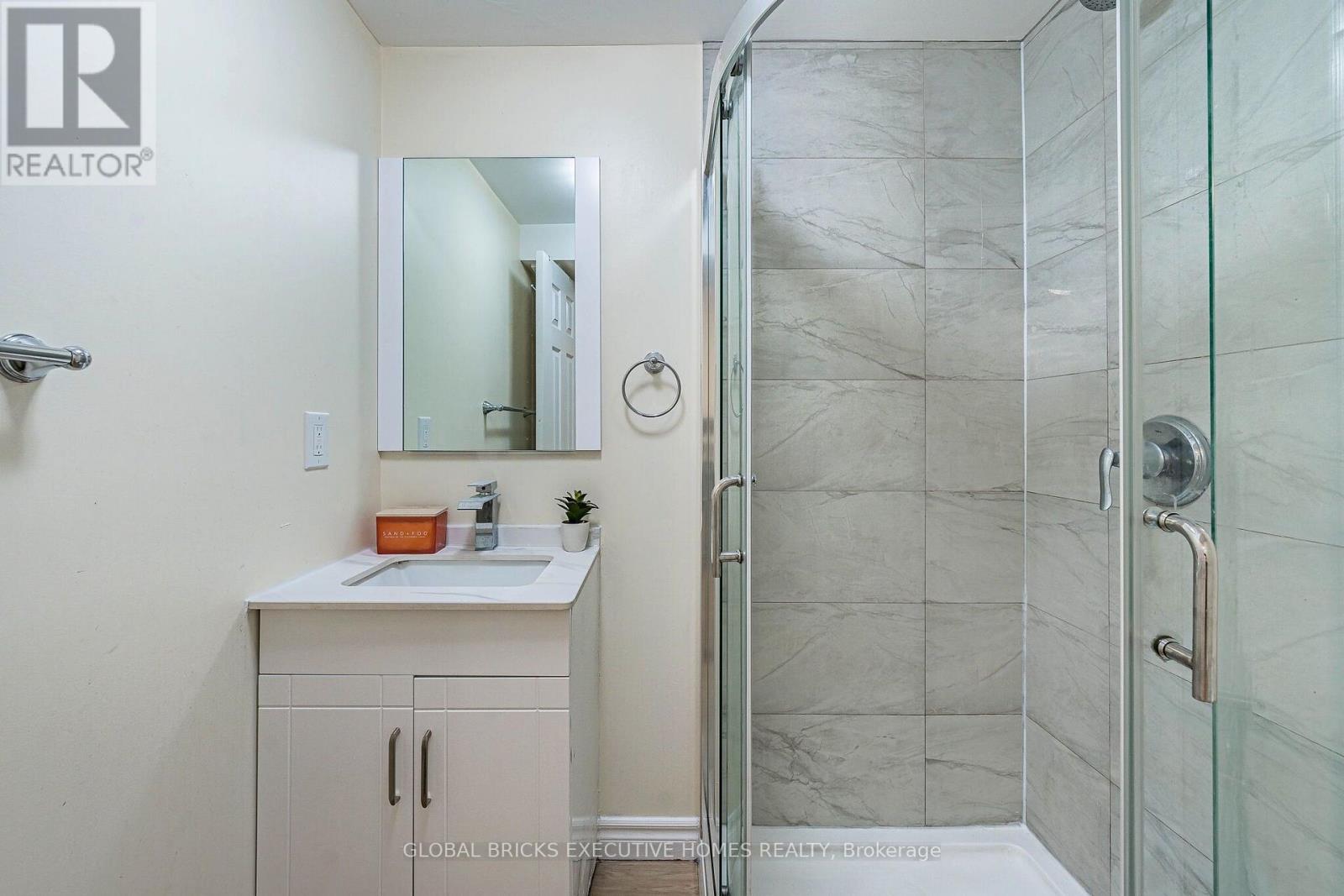 6348 Newcombe Drive, Mississauga, Ontario  L5V 2G5 - Photo 43 - W13792128