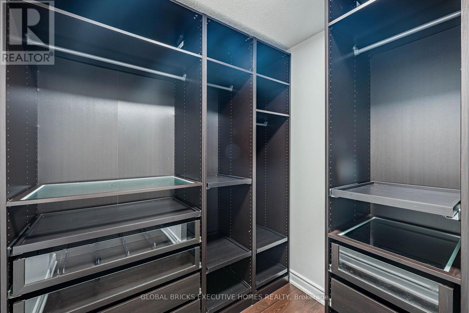 6348 Newcombe Drive, Mississauga, Ontario  L5V 2G5 - Photo 24 - W13792128