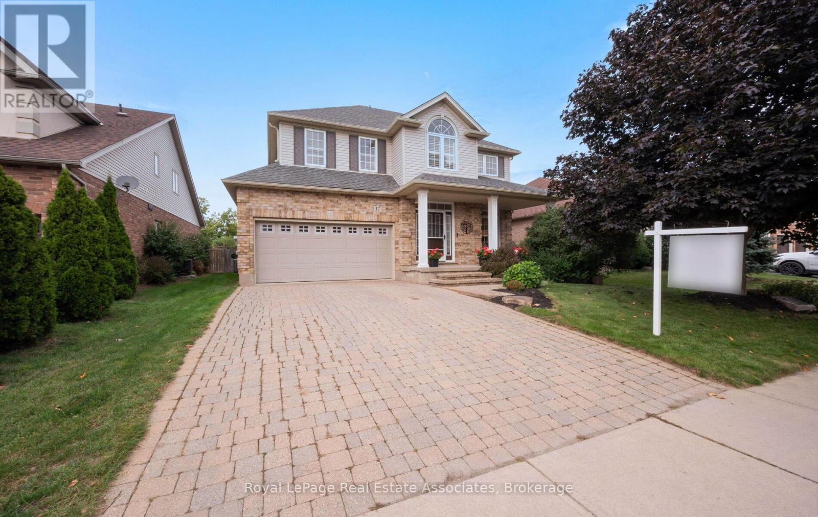 17 Nelles Street, Halton Hills, Ontario  L7J 2Y7 - Photo 2 - W13797958