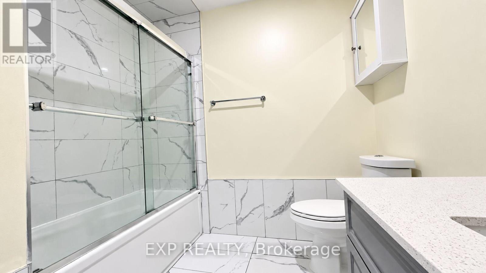 3425 Laddie Crescent, Mississauga, Ontario  L4T 1N2 - Photo 13 - W13798338