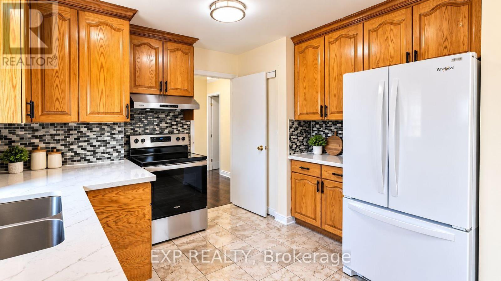3425 Laddie Crescent, Mississauga, Ontario  L4T 1N2 - Photo 11 - W13798338